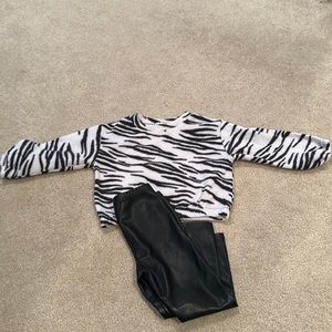 Splendid zebra outfit with leather pants